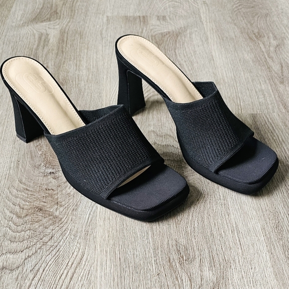 Size 10 Black Ribbed Open-Toe Heeled Mules - Picture 2 of 10